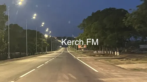 Новости » Общество: На выезде из Керчи нанесли разметку