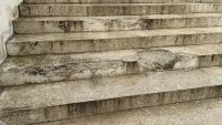 Состояние ступеней стало хуже: в Керчи обещают очистить Митридатские лестницы