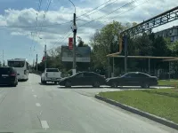 Новости » Криминал и ЧП: На Марата столкнулись две легковушки