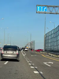 Новости » Общество: Отдыхающие едут в Крым: перед мостом в очереди стоят более 800 машин
