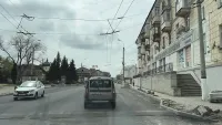 Появились новые парковочные места: на ул. Свердлова уложили второй слой асфальта
