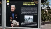 Новости » Общество: На Ленина устанавливают фотовыставку «История из первых уст»