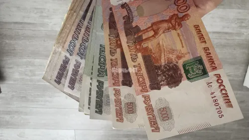 Двое крымчан отдали мошеннице 140 тысяч рублей за обещание оформить водительские права