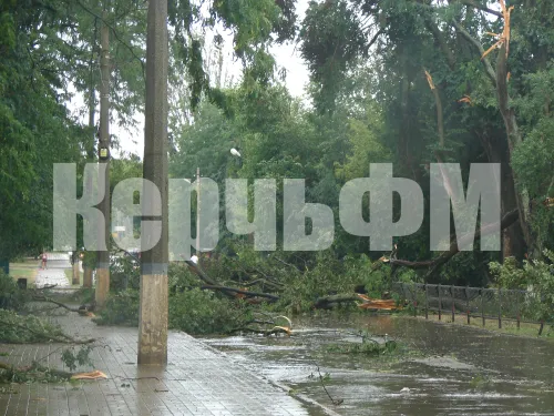 На Керчь обрушился ливень