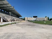 Новости » Общество: На центральном стадионе Керчи над двумя трибунами сделали новую кровлю