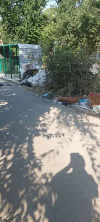 В Керчи ежедневно ликвидируют стихийные свалки