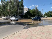На перекрестке Фурманова и Горького в Керчи опять порыв