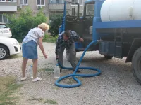 В МКД по улице Всесоюзной в Керчи воду так и не дали