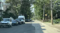 Новости » Общество: На улице Льва Толстого в Керчи частично заасфальтировали проблемный участок дороги
