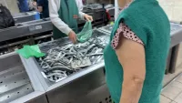 Новости » Общество: В рыбном корпусе на центральном рынке в Керчи сегодня было так