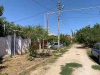 Новости » Общество: Жители домов по улице Маяка в Керчи просят отремонтировать дорогу и восстановить тротуар