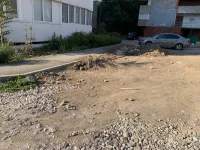 Жильцы высотки по Генерала Петрова, 18 в Керчи ждут асфальтировки своей территории
