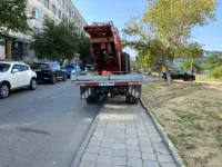 Как  в Керчи паркуются прикомандированные автовышки