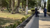 На морвокзале меняют верхние элементы подпорной стенки