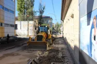 В Кооперативном переулке в Керчи демонтируют старый асфальт