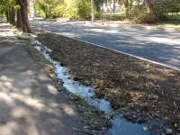 Новости » Общество: Новую дорогу по Назаренко в Керчи могут залить канализационные стоки