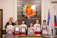 Новости » Спорт: Керченским юным спортсменам вручили награды