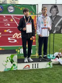 Новости » Спорт: Легкоатлеты из керченского ДЮКФП на республиканских соревнованиях взяли бронзу