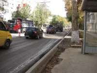 На Горького в Керчи с одной полосы движения сняли верхний слой асфальта