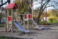 Новости » Общество: Еще одна детская площадка в Керчи вот-вот порадует детишек