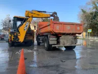 Новости » Коммуналка: В центре Керчи ликвидируют порыв водовода