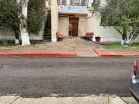 Возле здания Пенсионного фонда в Керчи дорогу готовят к асфальтировке