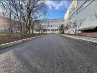 В Керчи за 3,2 млн рублей отремонтировали территорию школы №26