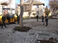 Во дворах МКД района дома Казакова, 46 в Керчи продолжается благоустройство