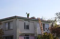 В детском саду №32 приступили к ремонту кровли в двух корпусах