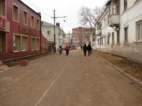 Новости » Общество: В Милицейском переулке Керчи началась подготовка к замене тротуаров