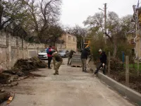 В большом квартале района "Луч"-"Казакова" продолжается комплексное благоустройство
