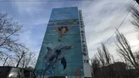 Новый мурал украсил фасад жилого дома в Керчи