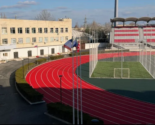 На центральном стадионе Керчи возобновили тренировки