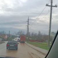 В Керчи столкнулись фура и легковушка