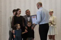 Новости » Общество: На торжество к Дню многодетной семьи в Керчи пригласили не всех многодетных родителей