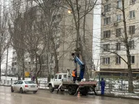 Сегодня специалисты "Горсвет-Керчь" проверяли работу уличных фонарей на Генерала Петрова