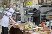 Новости » Общество: Рейды против стихийной торговли продолжаются в Керчи