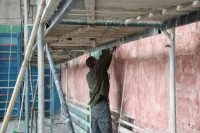 В Керчи в школе №13 приступили к ремонту спортивного зала