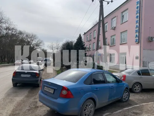 Парковка у водоканала Керчи нуждается в расширении