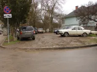Поликлинике №2 в Керчи нужна хорошая парковка