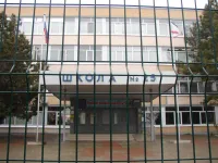 У Школы №25 в Керчи завершена установка ограждения