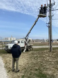 Новости » Общество: Керченские энергетики третий раз за март восстанавливали поврежденный электрокабель в районе Нижнего Солнечного