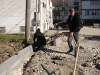 На придомовой территории МКД района Буденного, 19 в Керчи продолжается благоустройство