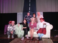 Керченские театралы представили зрителю комедию "Папа в паутине"