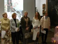 В Картинной галерее Керчи к 8 марта открыли сразу две тематические выставки