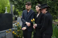 Как выбрать похоронное бюро и избежать мошенников