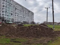 Новости » Коммуналка: В районе Нижнего Солнечного заменили часть аварийной трубы канализационного коллектора