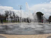 Новости » Общество: Сегодня в Приморском парке Керчи состоялась ярмарка народных умельцев и заработал фонтан