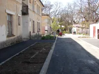 Новости » Общество: Благоустройство дворов по Войкова, 20 и 22 в Керчи выходит на финишную прямую