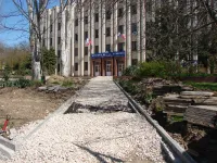 Новости » Общество: Территория у Школы искусств им. Р. Сердюка ждет тротуарную плитку